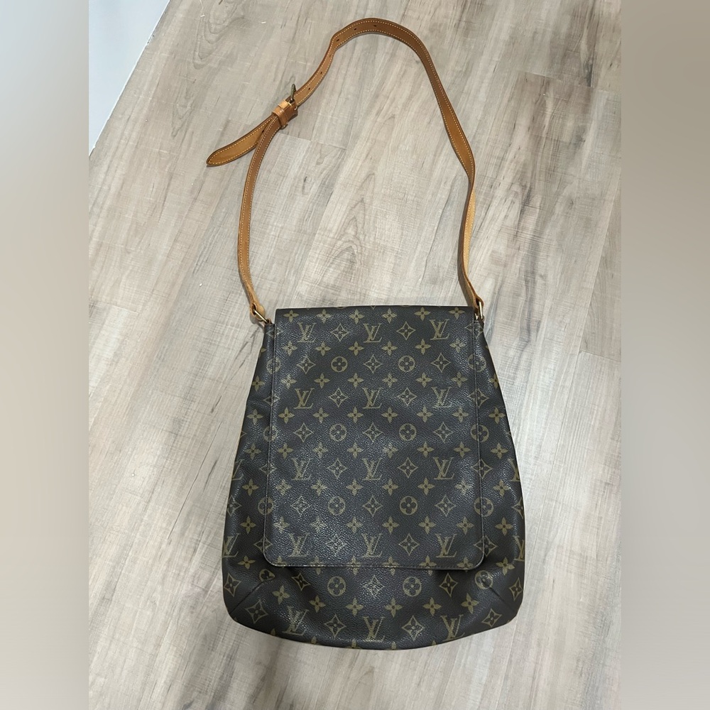 Authentic Louis Vuitton Musette bag gently used